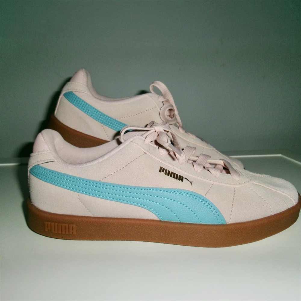Women’s Puma Super Liga OG Retro Sneakers Size US 7.5. Pink/Teal/Blue